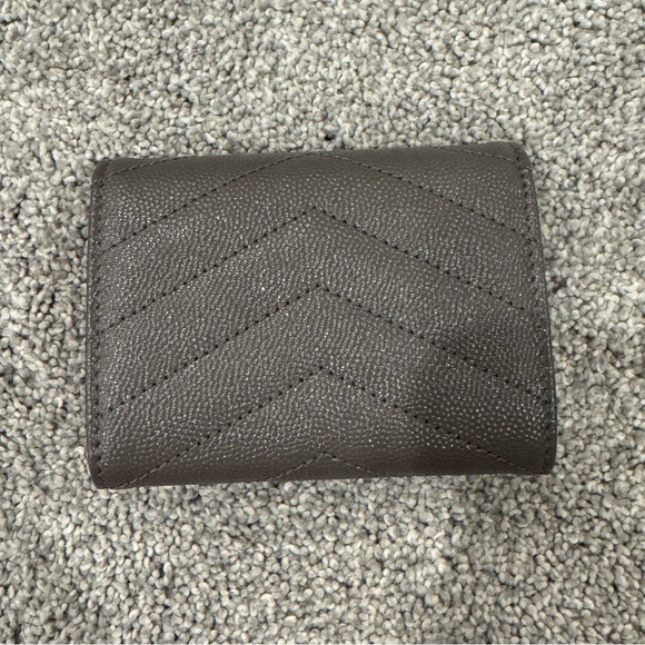 YSL Cassandra Key Case in Gray Grain de Poudre Leather NWB - Picture 2 of 13
